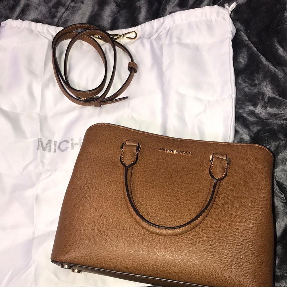 Med Savannah Satchel in Luggage